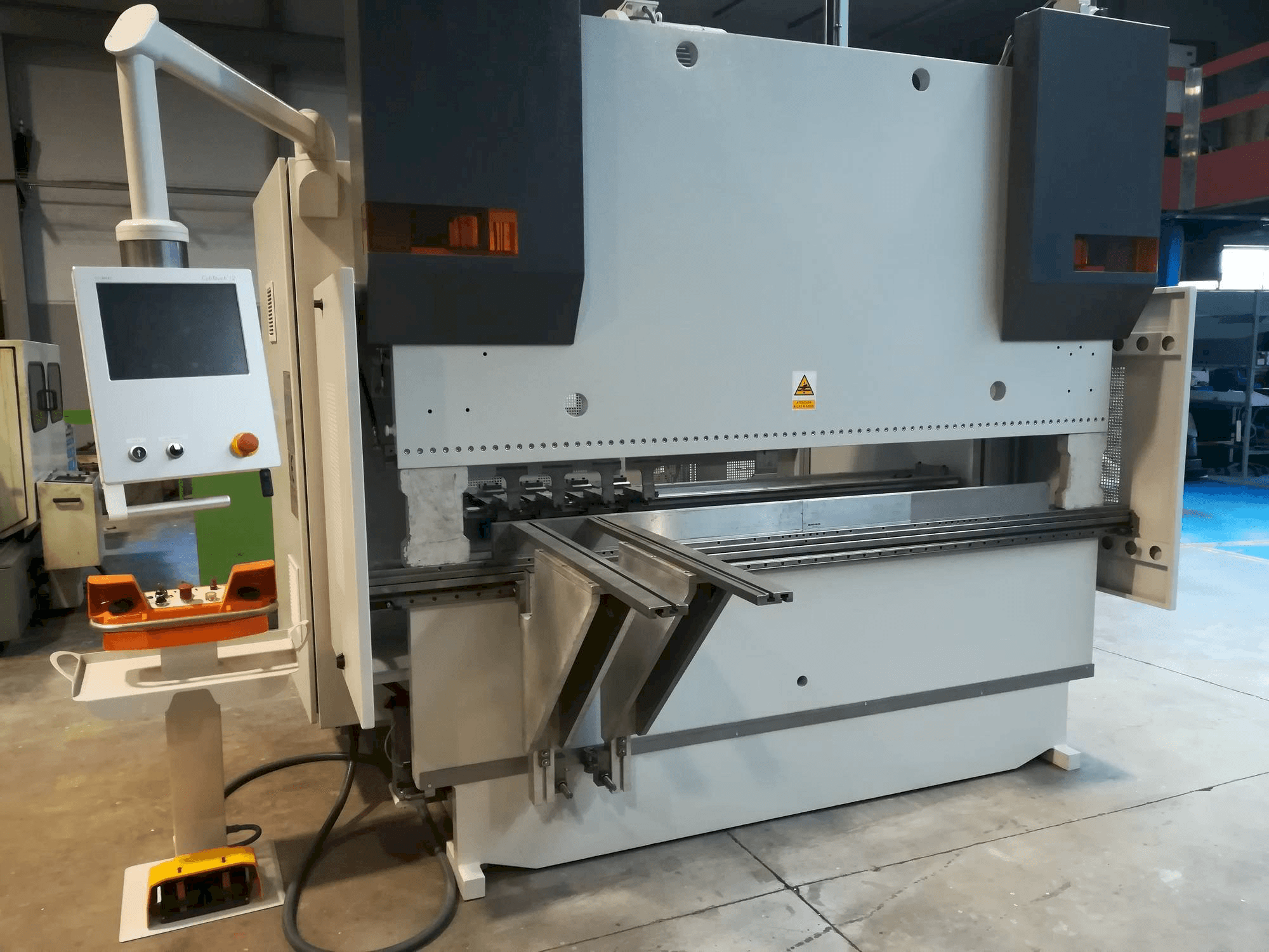 Masina LVD LVD PPEB 80/25 CAD-CNC eestvaade