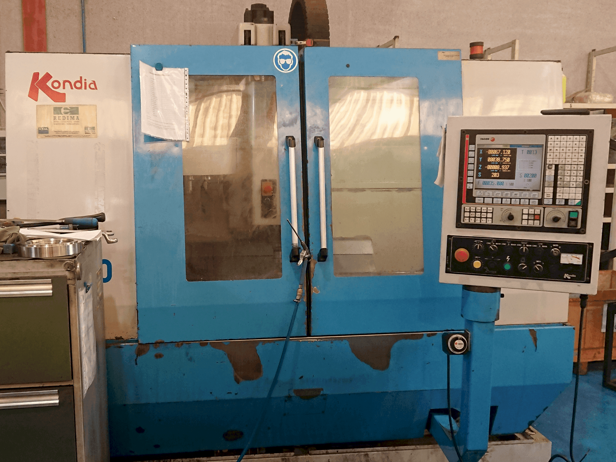 Masina KONDIA B-1050 eestvaade