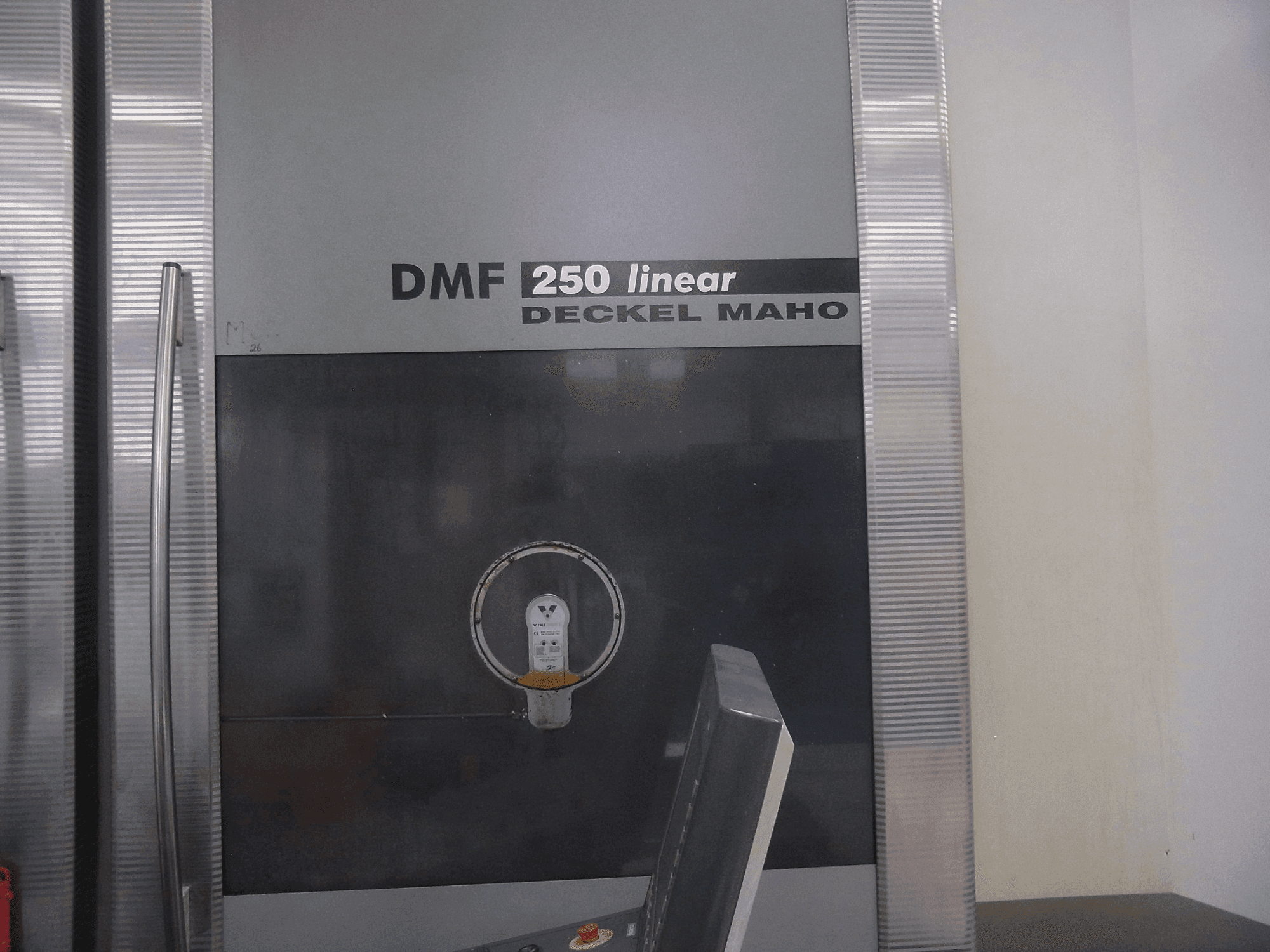 Masinavaade DECKEL MAHO DMF 250 linear paremalt