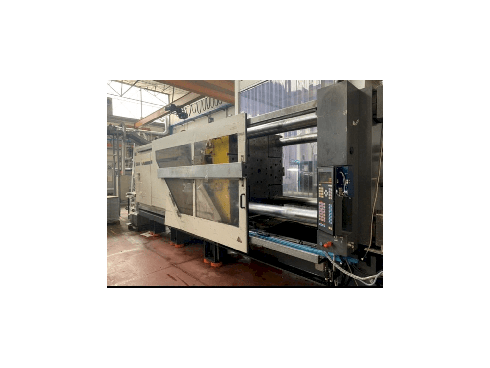 Masina OiMA STRATOS 8500/900 S eestvaade