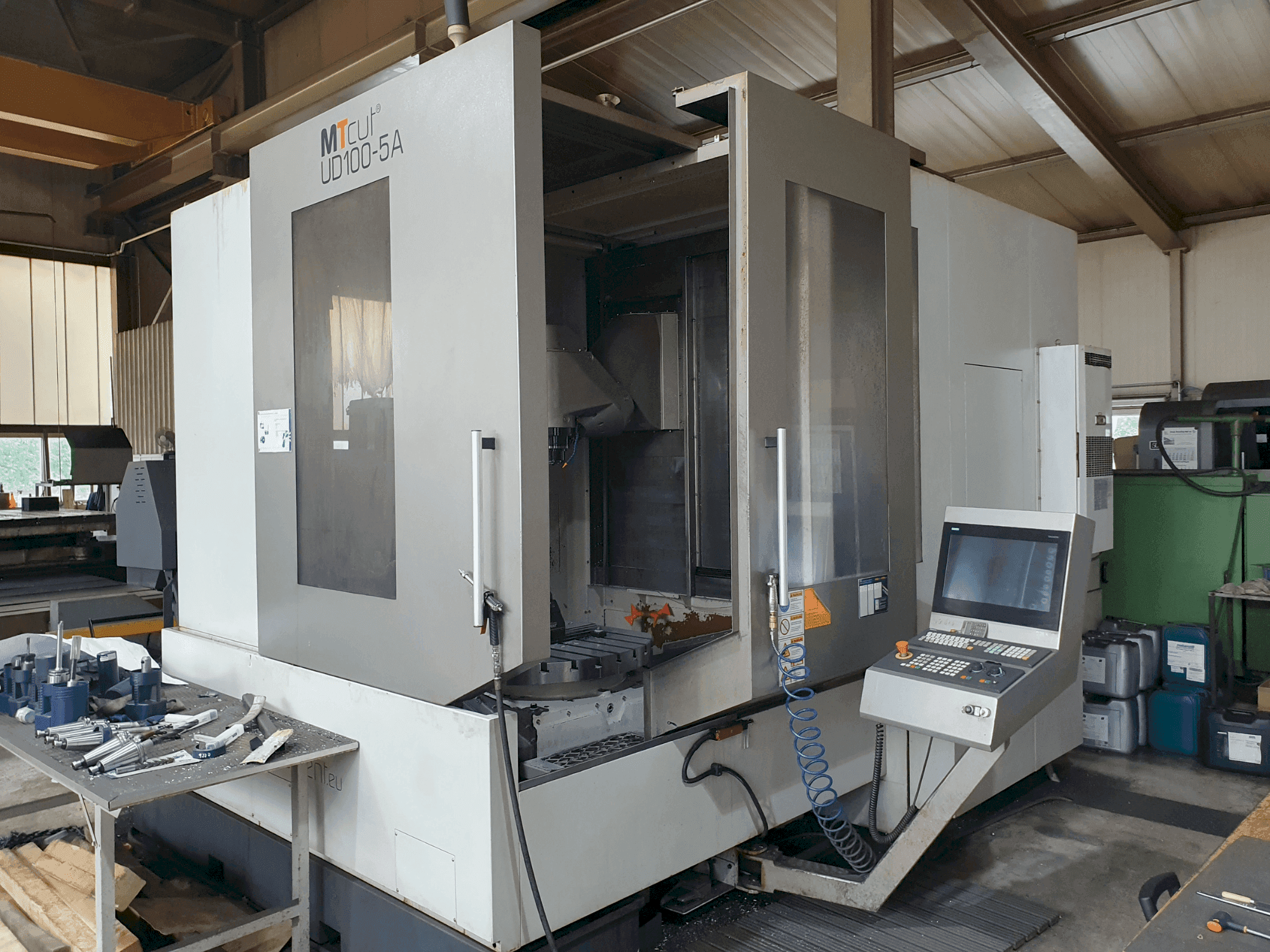 Masina MTcut UD100-5A eestvaade