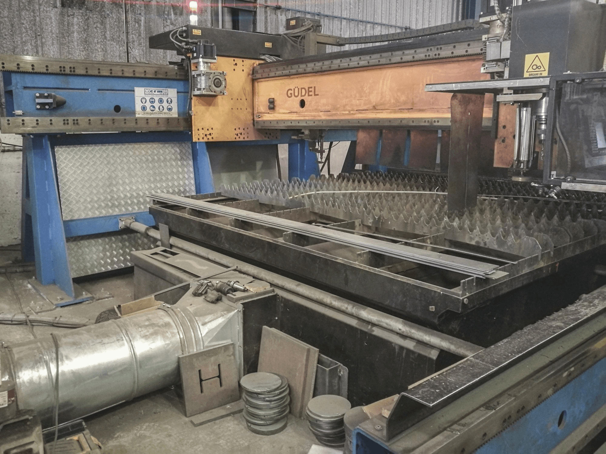 Masina CRM CT16025ISO40HPR eestvaade