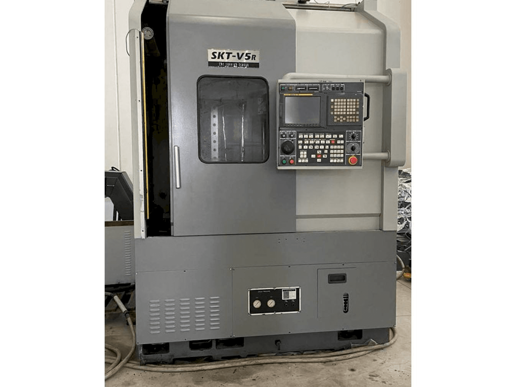 Masina Hyundai Hyundai SKT V5R eestvaade