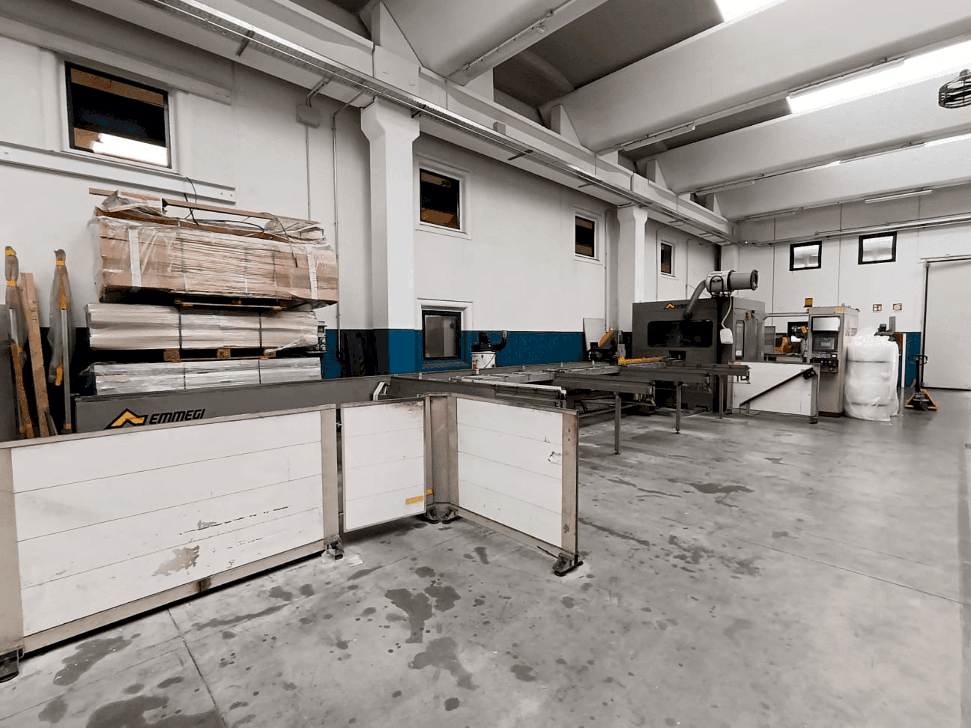 Masina Emmegi Quadra eestvaade