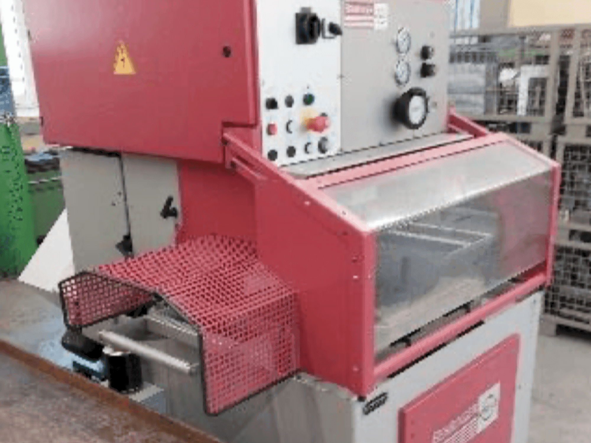 Masina Behringer EISELE PSU 450 H eestvaade