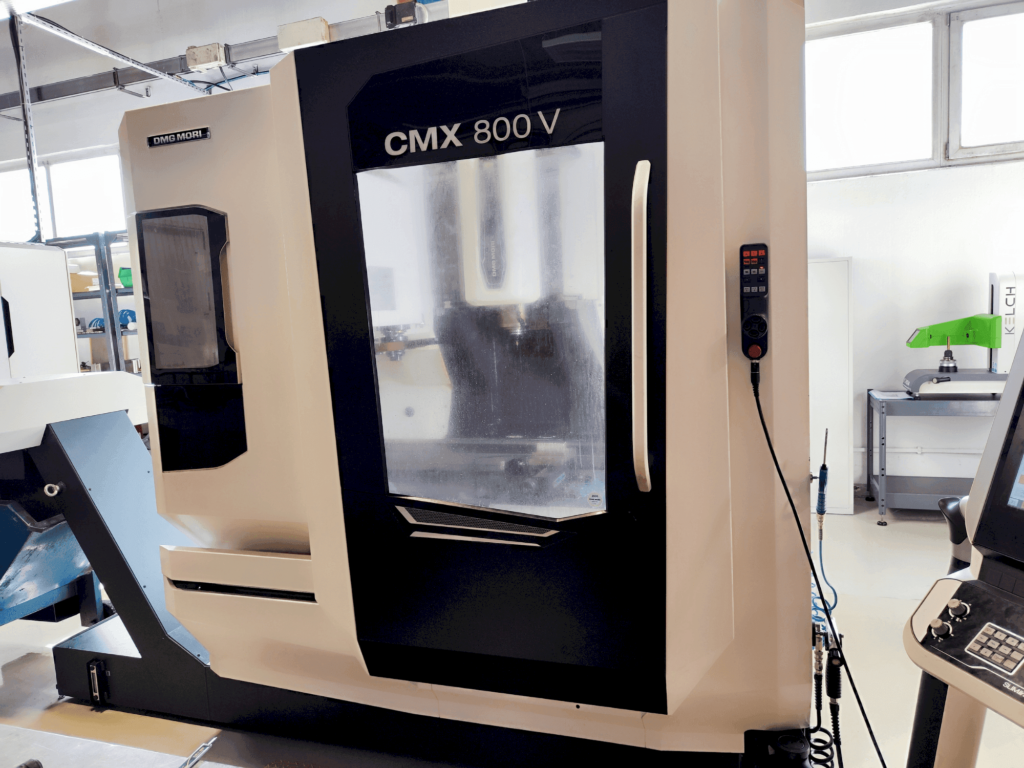 Masina DMG CMX 800 V eestvaade