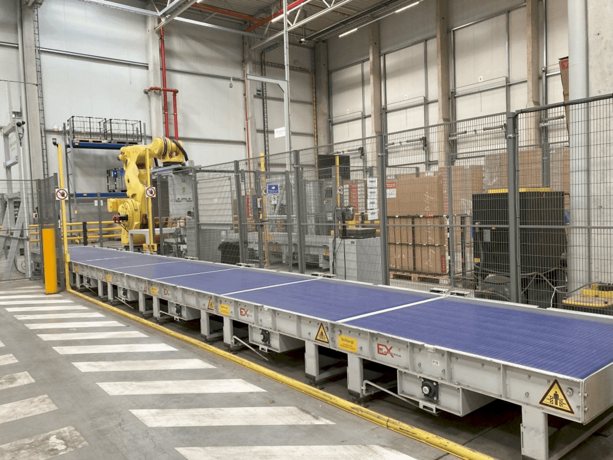 Masina FANUC M-2000iA/1700L eestvaade