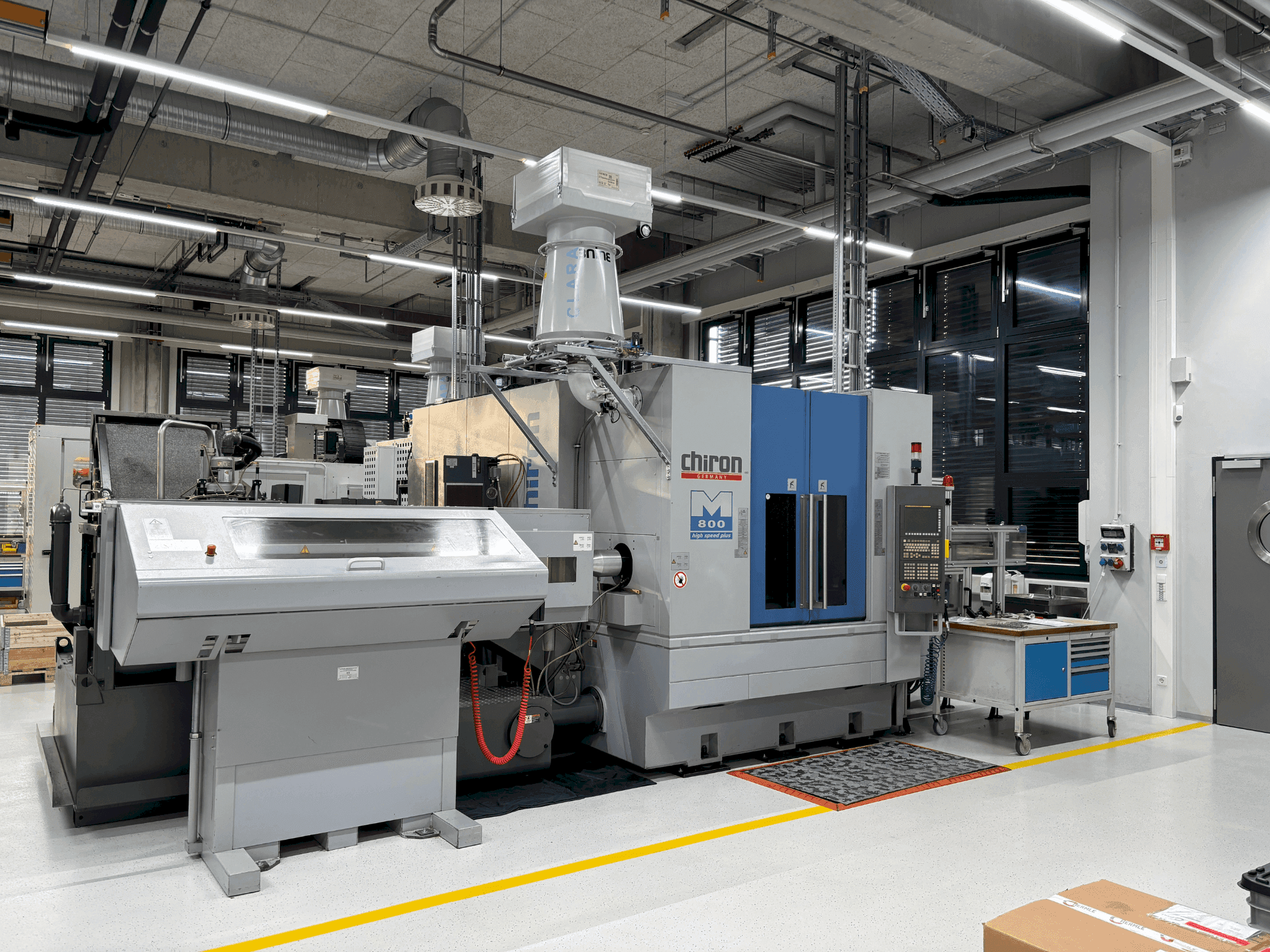 Masina CHIRON Mill 800 eestvaade
