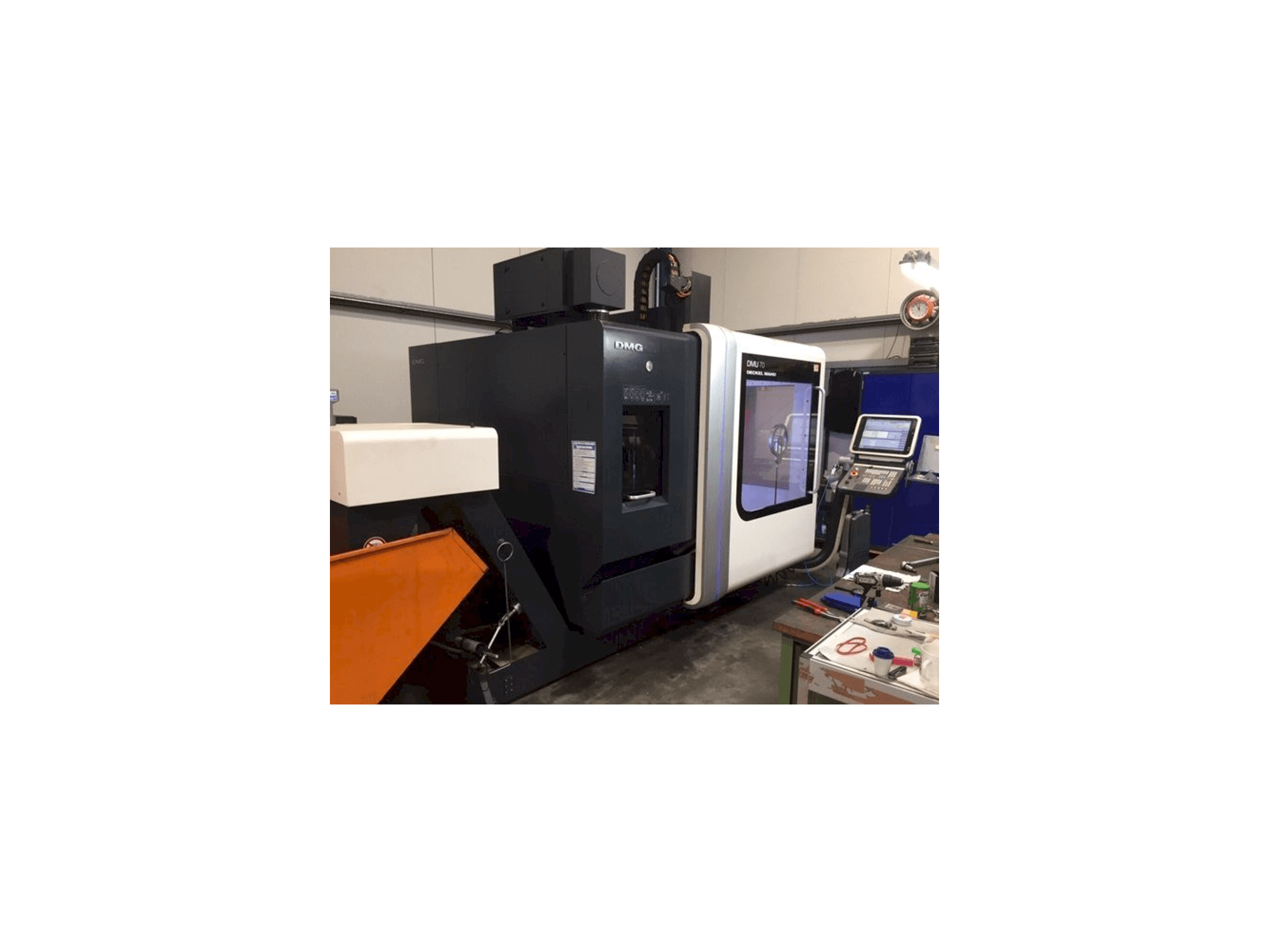 Masina DECKEL MAHO DMU 70 eestvaade