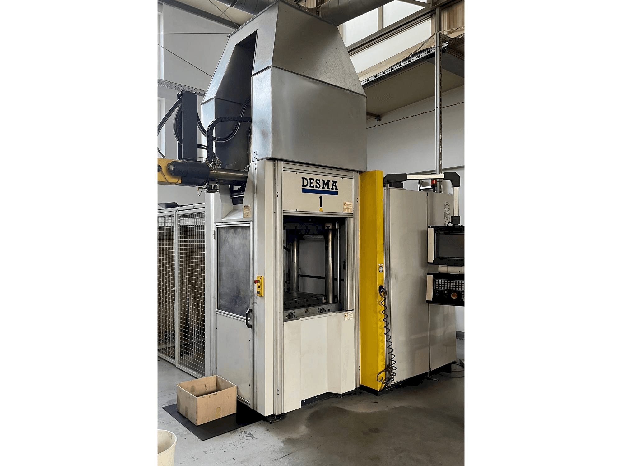 Masina Kloeckner Desma 968.250 ZO eestvaade