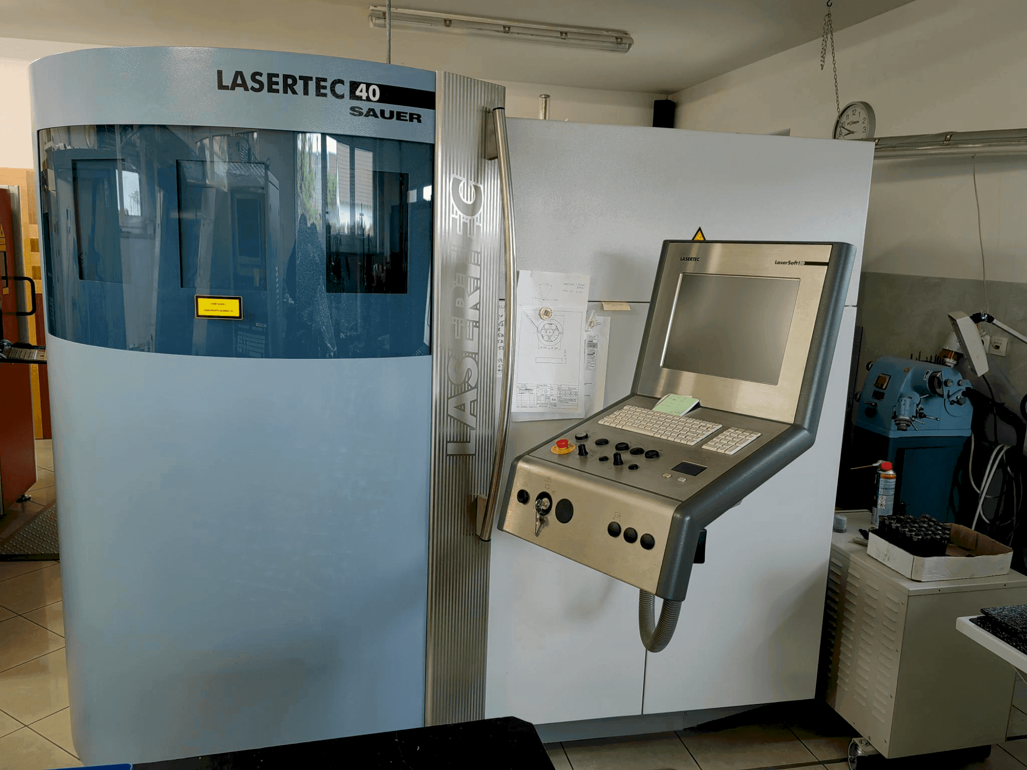 Masina DMG SAUER LASERTEC 40 (2008) eestvaade
