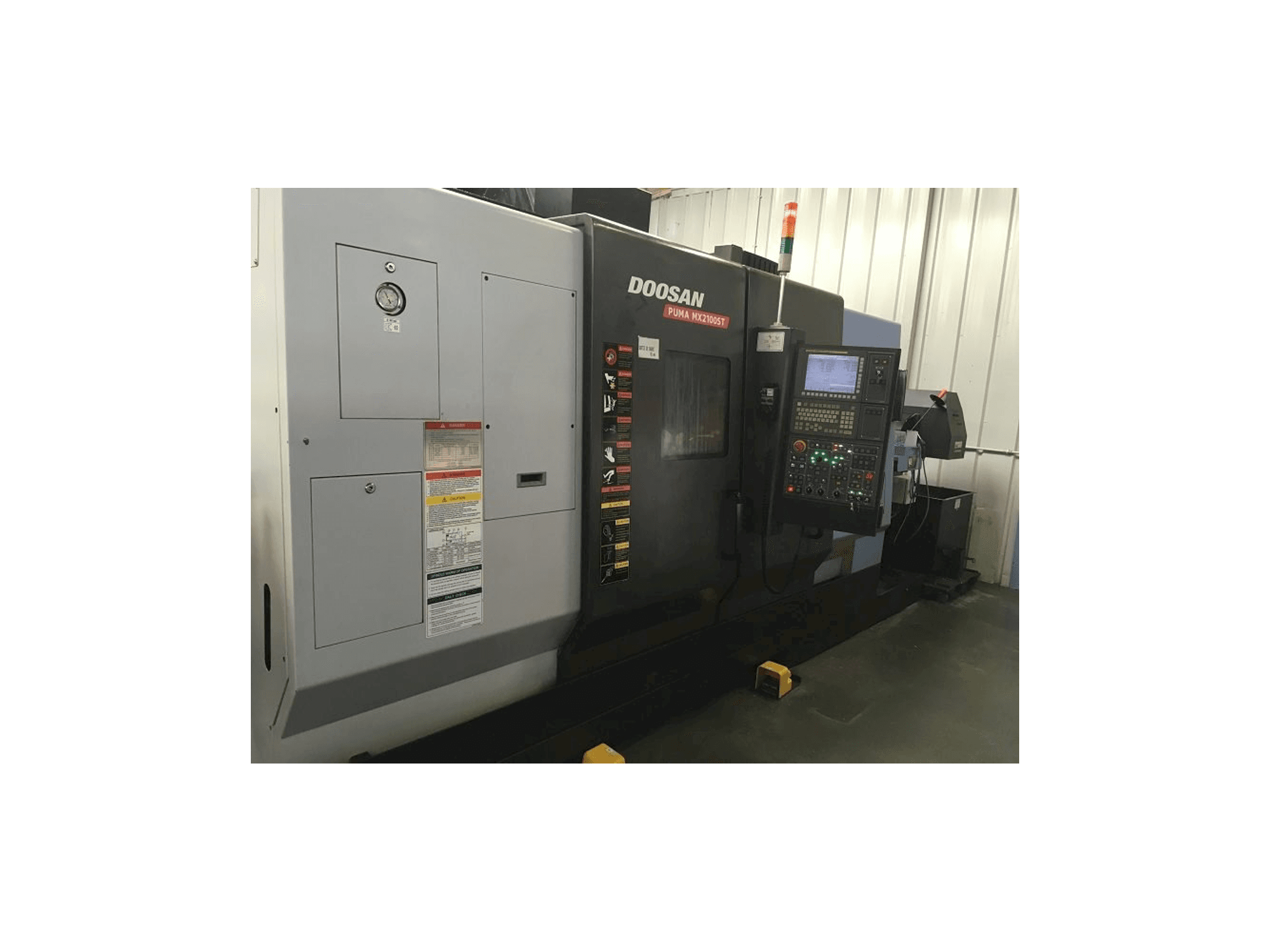 Masina Doosan Puma MX 2100 ST eestvaade