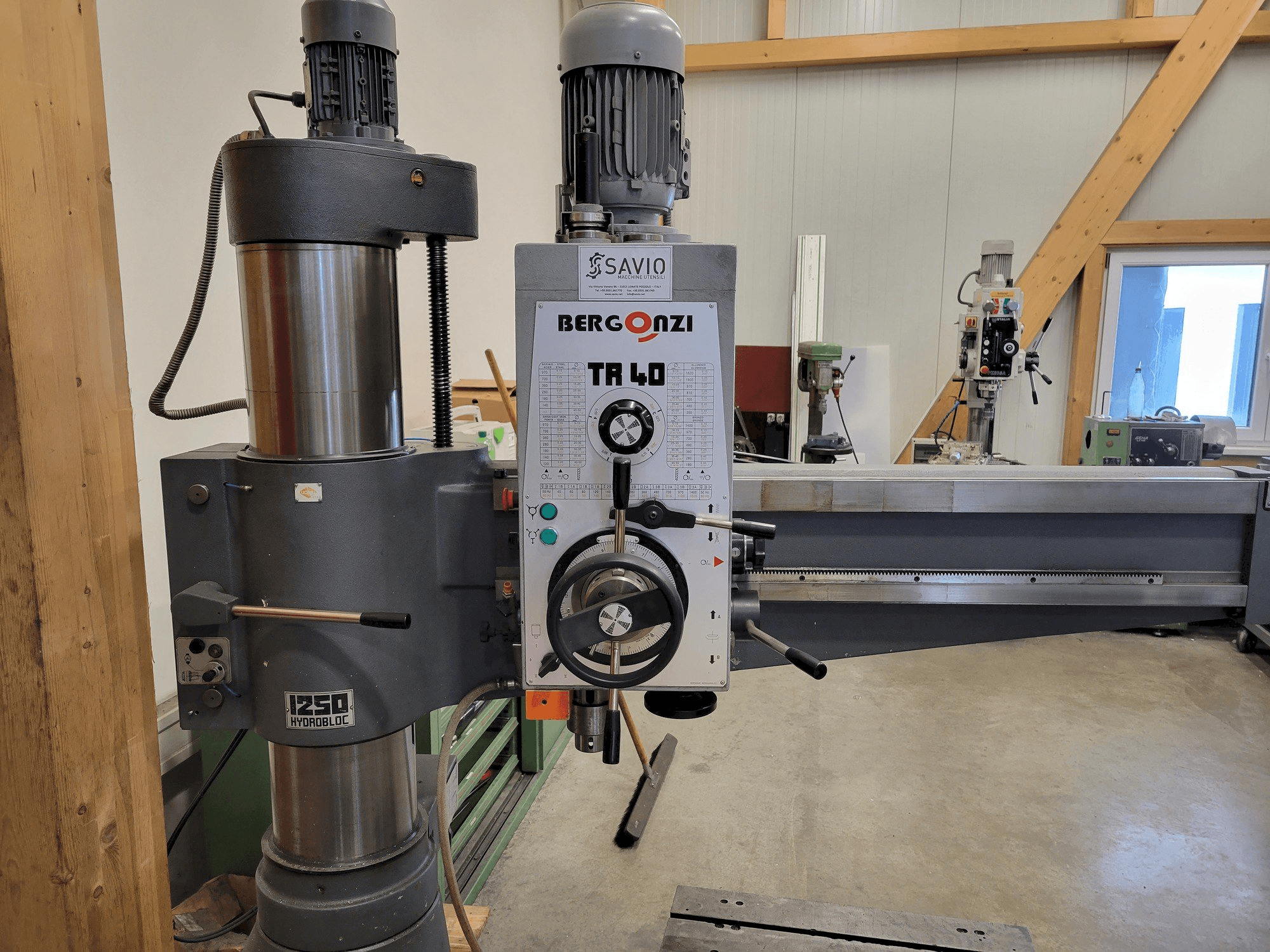 Masina BERGONZI TR40/1250H eestvaade