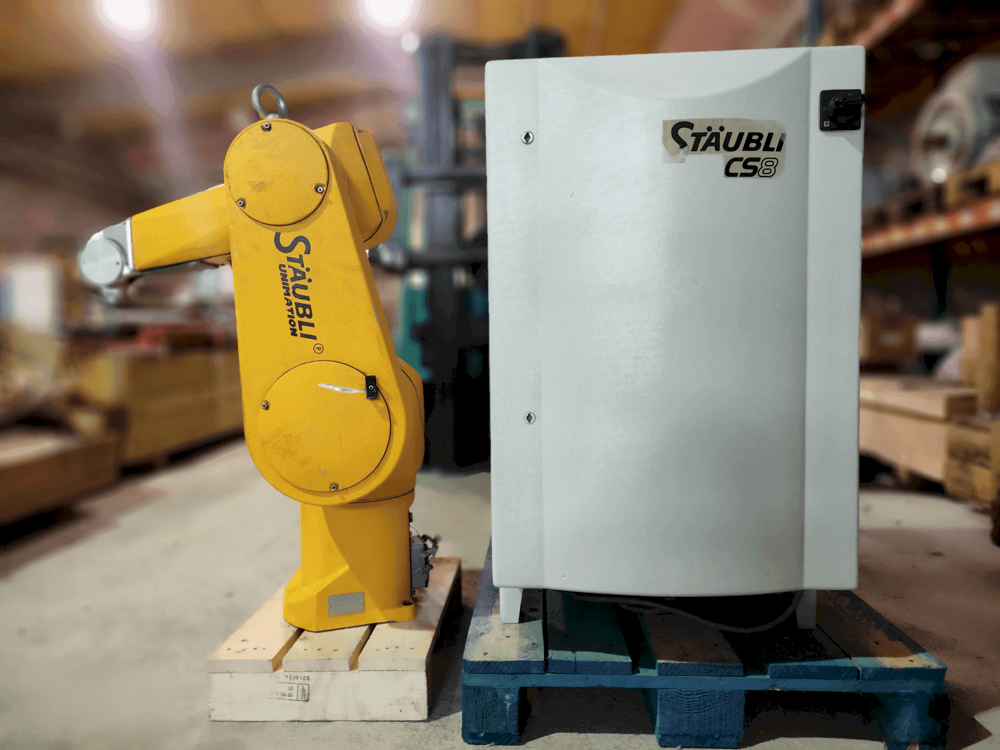 Masina STAUBLI RX90B eestvaade