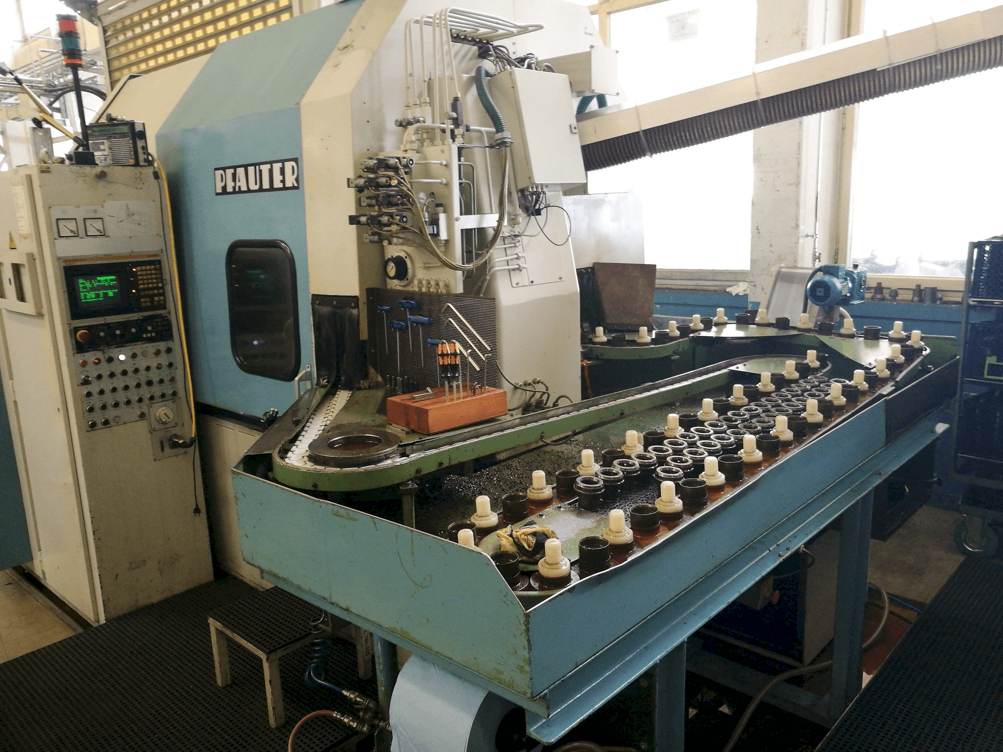 Masina Pfauter PA 320 NC eestvaade