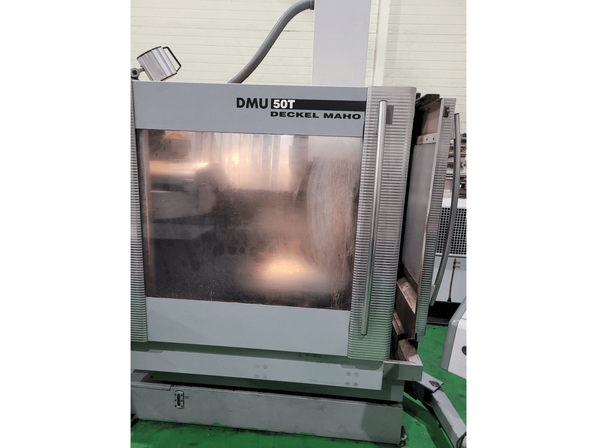 Masina DECKEL MAHO DMU 50 T eestvaade