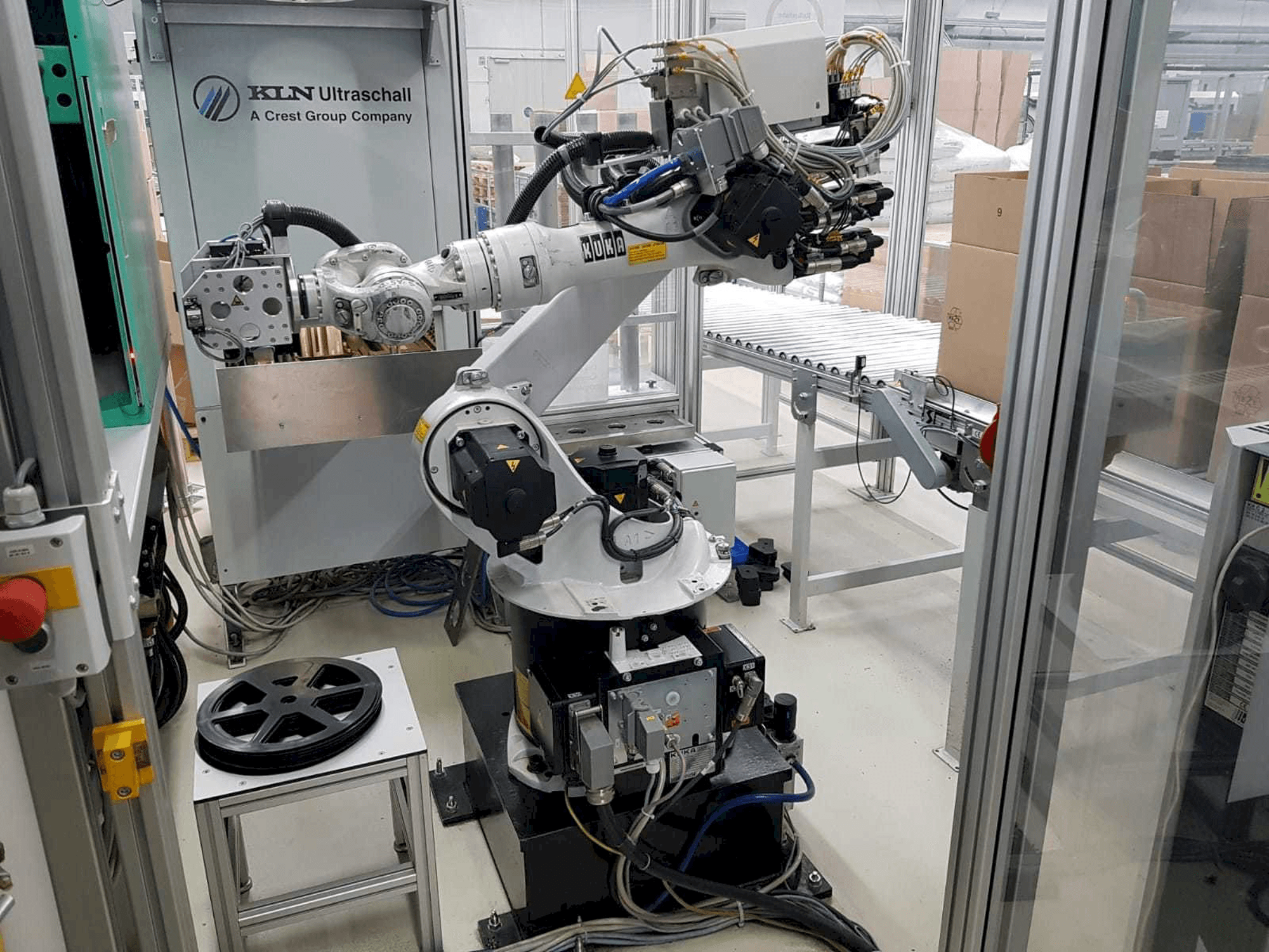 Masina KUKA KR 16 eestvaade