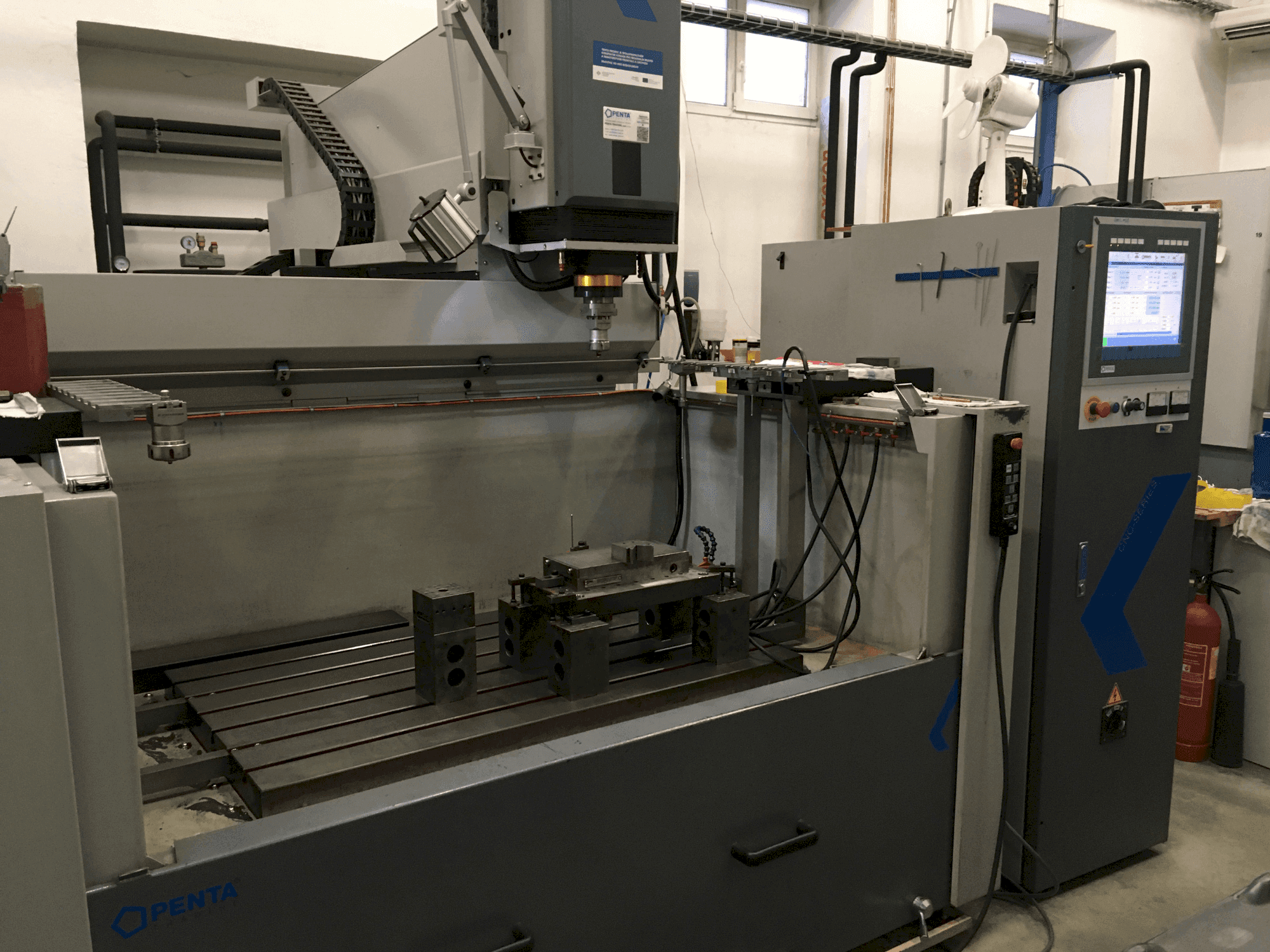Masina PENTA 1060 CNC eestvaade