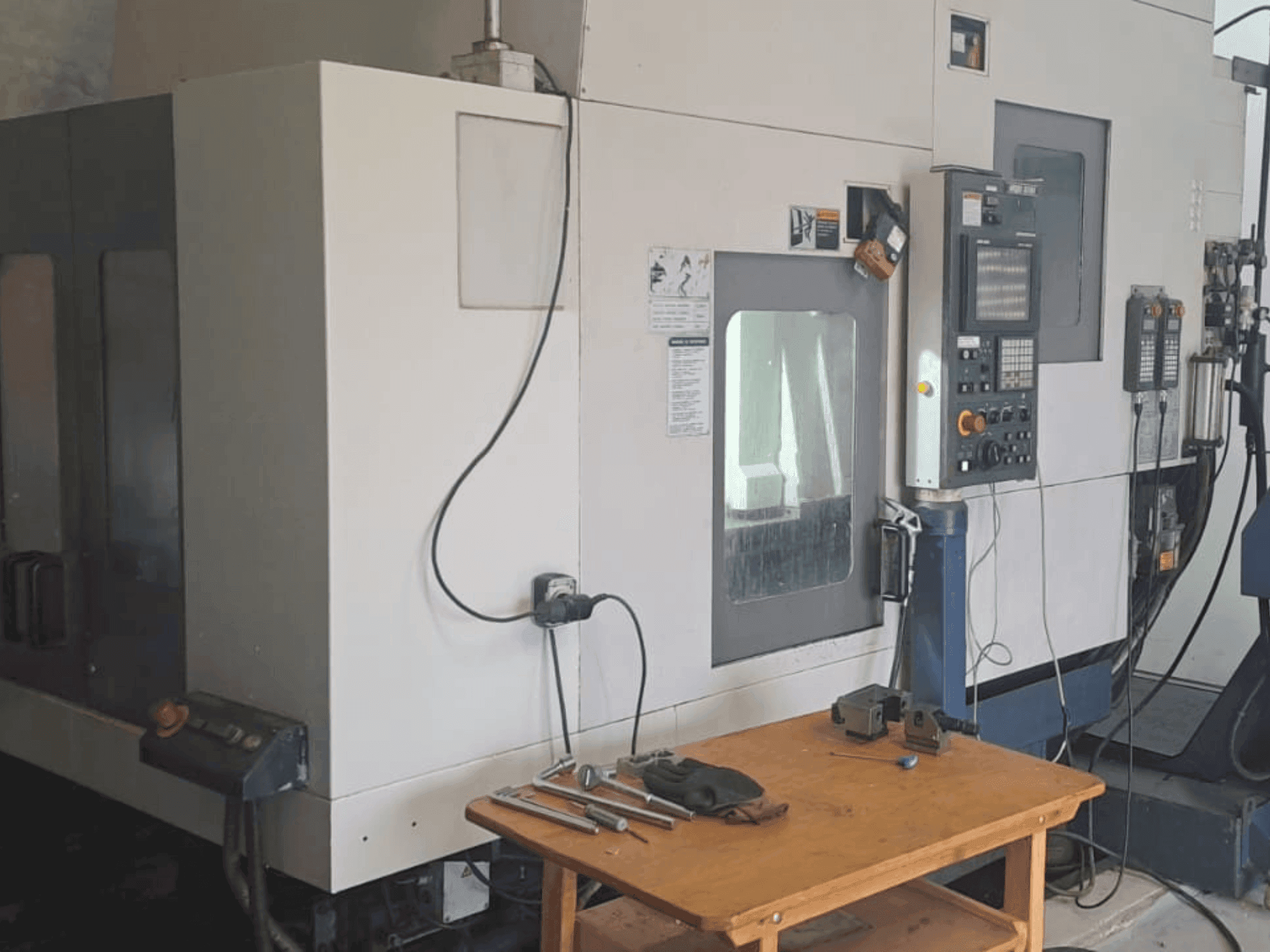 Masina MORI SEIKI CV-500 eestvaade