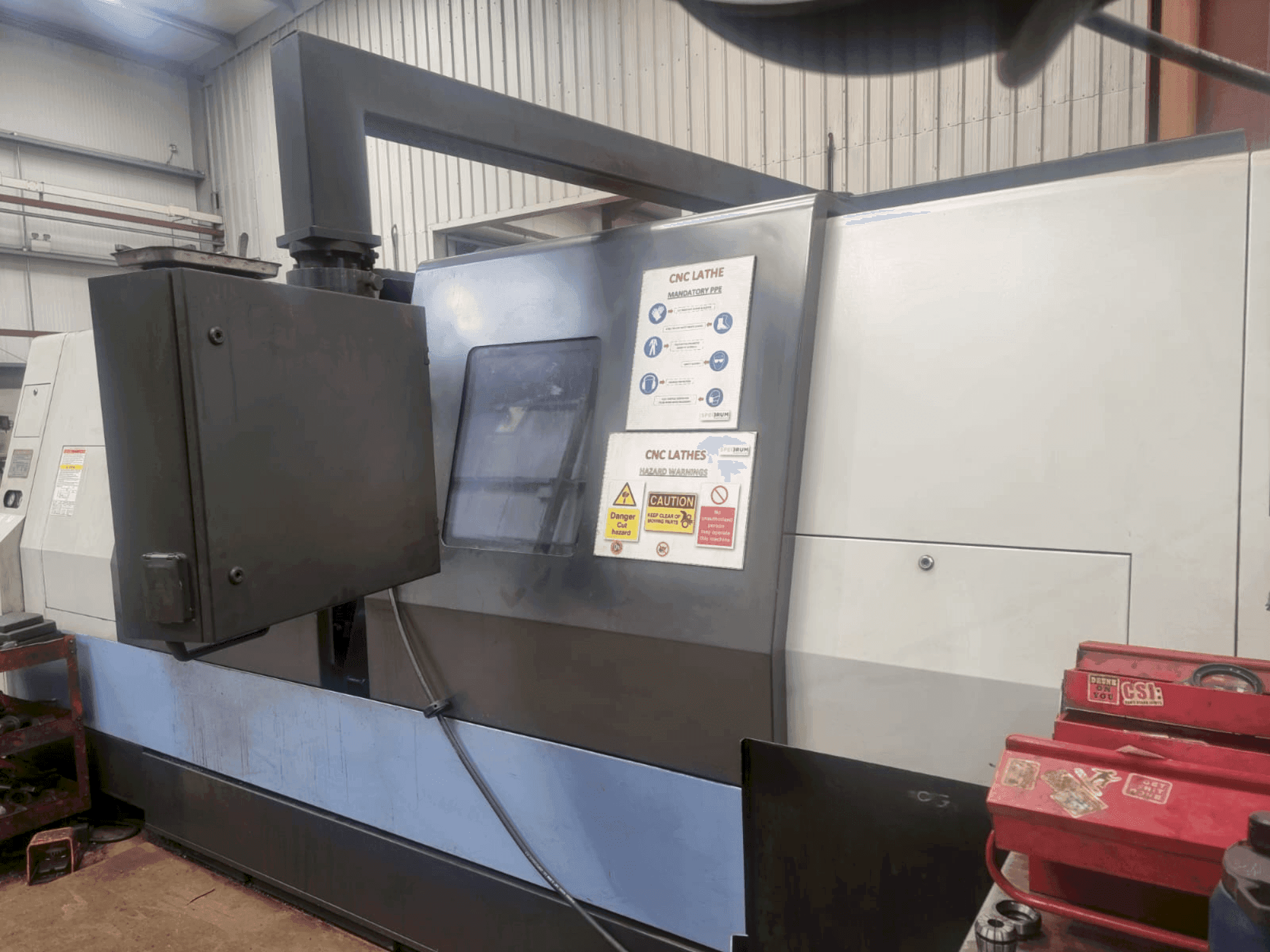 Masina DOOSAN Puma 400LM eestvaade