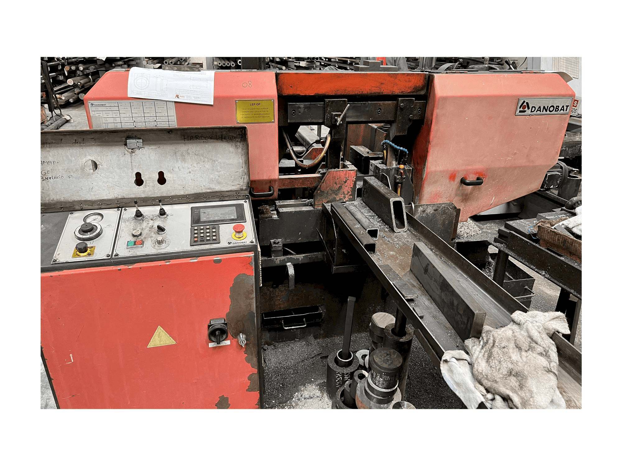 Masina DANOBAT CR 260 AF CN eestvaade