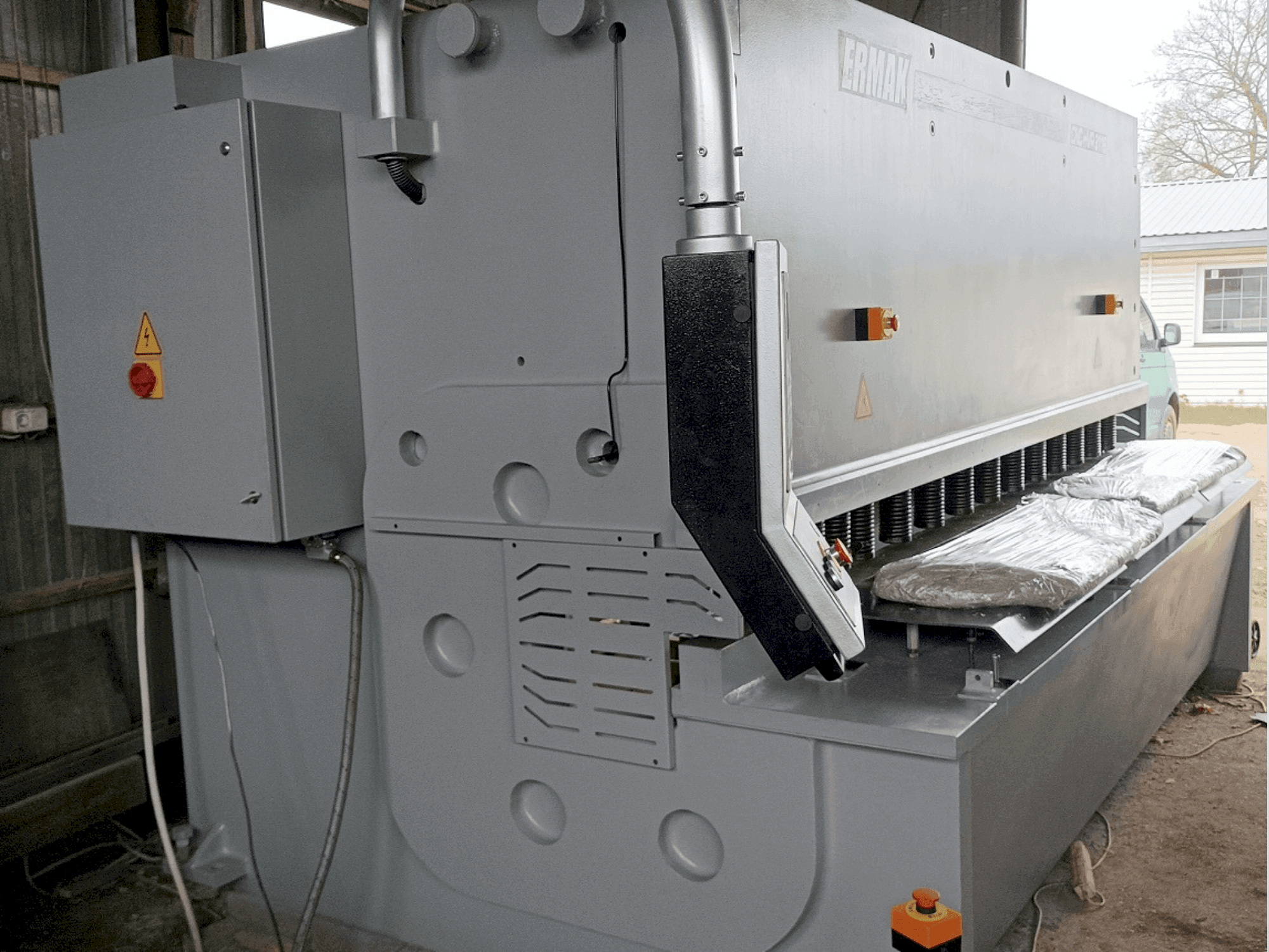 Masina ERMAKSAN HVR 3100-16 eestvaade