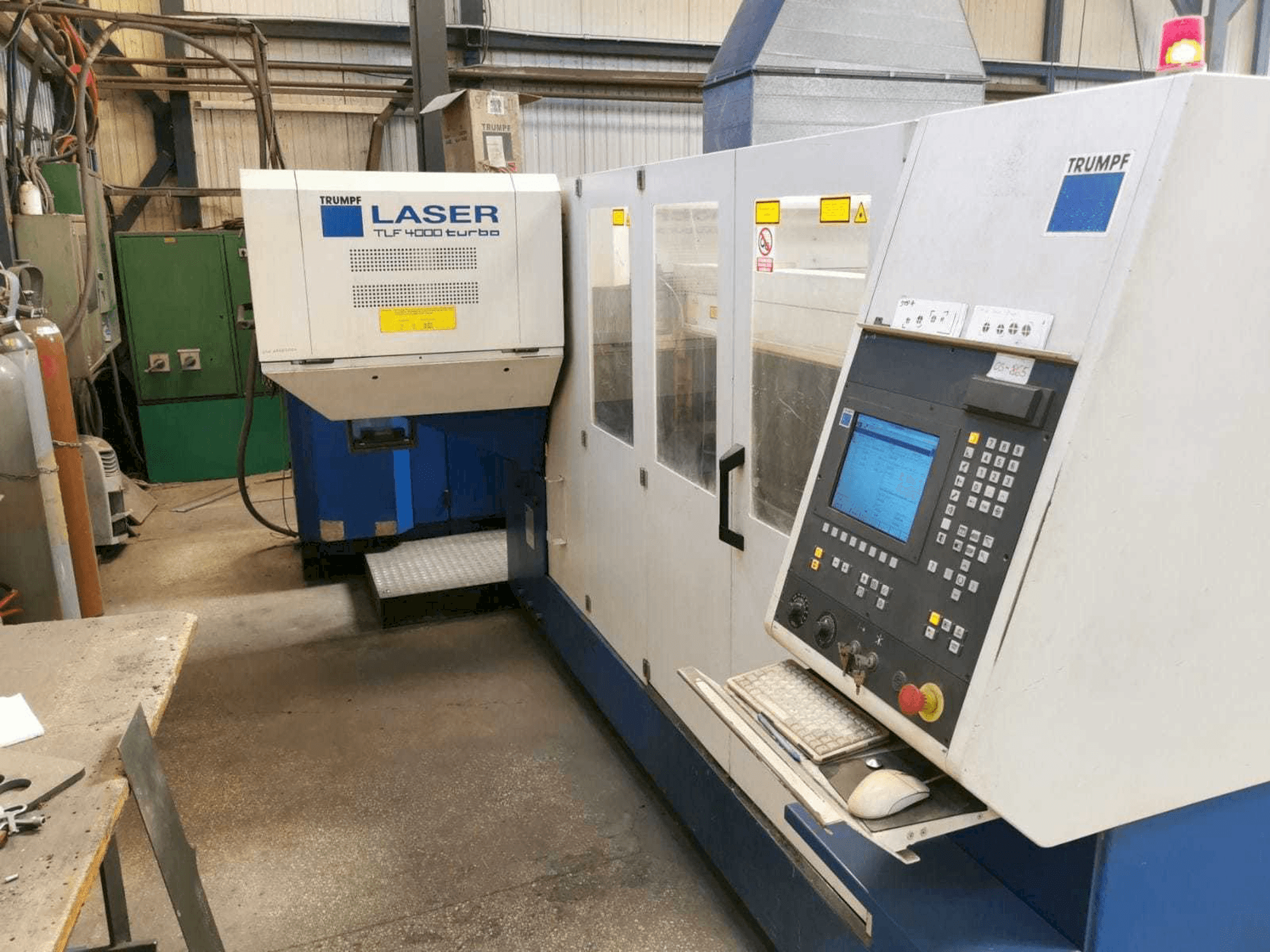 Masina Trumpf L4030 eestvaade