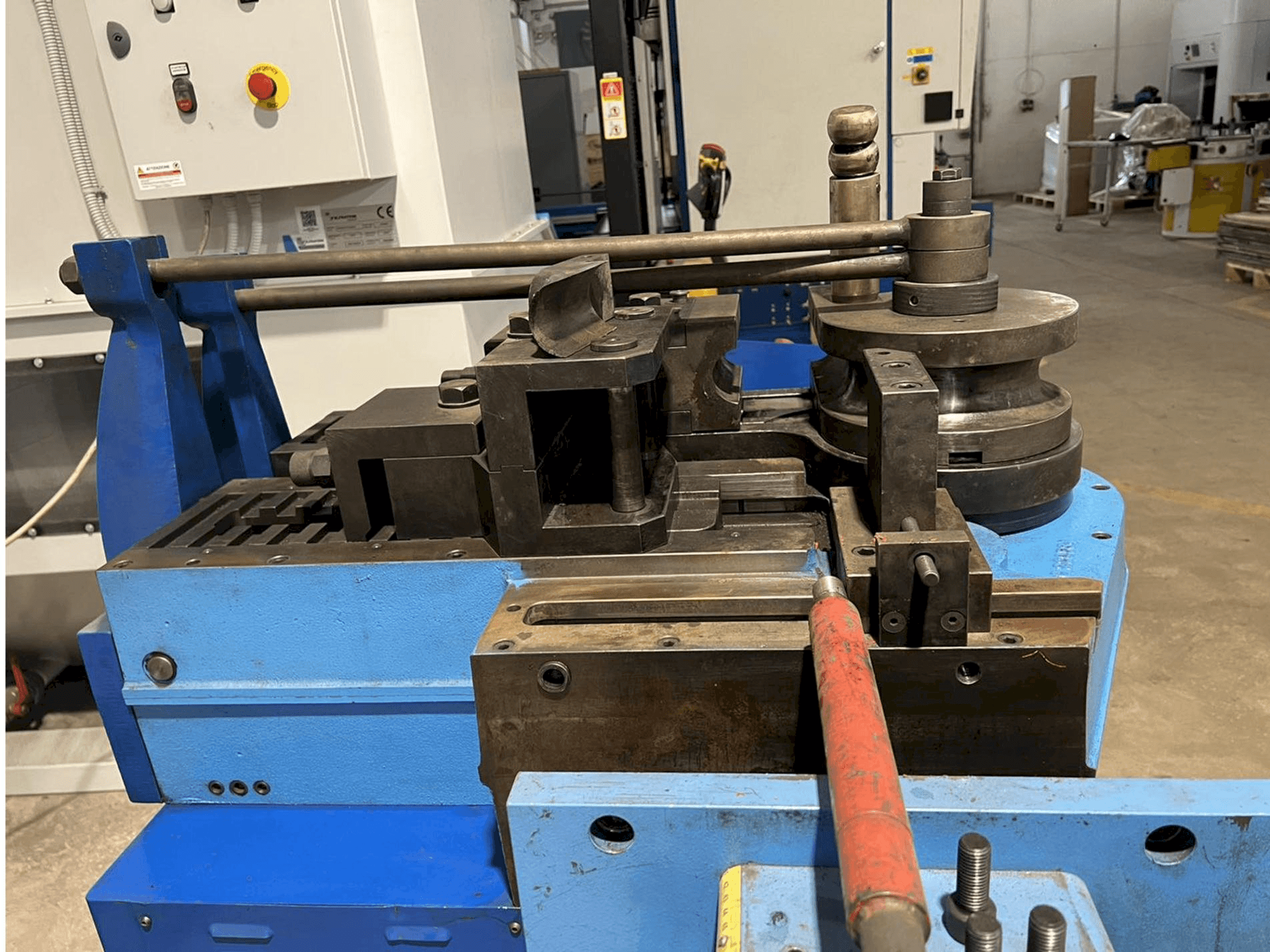 Masina CBC Uni 90 vasaku külje vaade