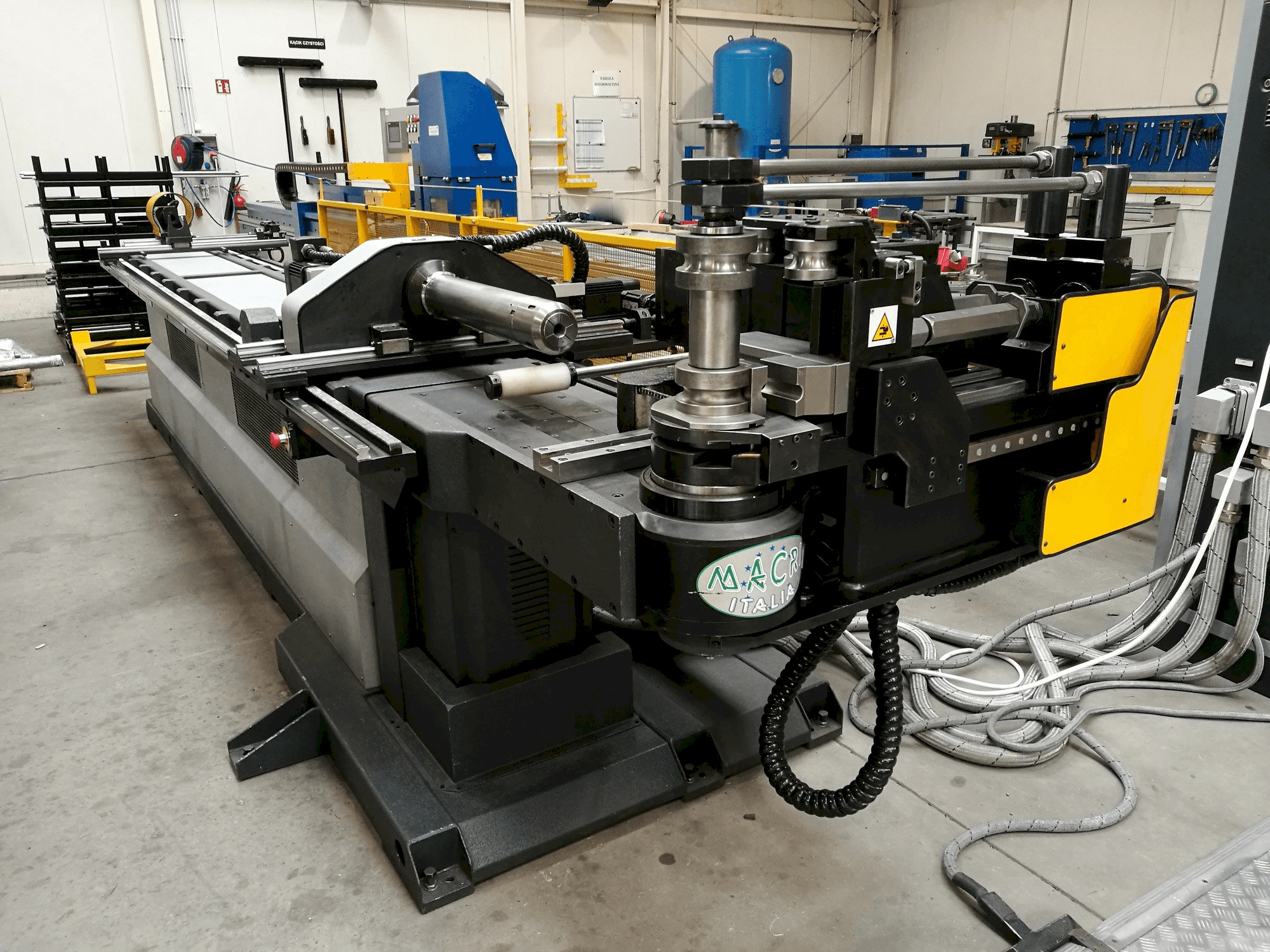 Masina Macri Italia PROVAR 6-65 eestvaade