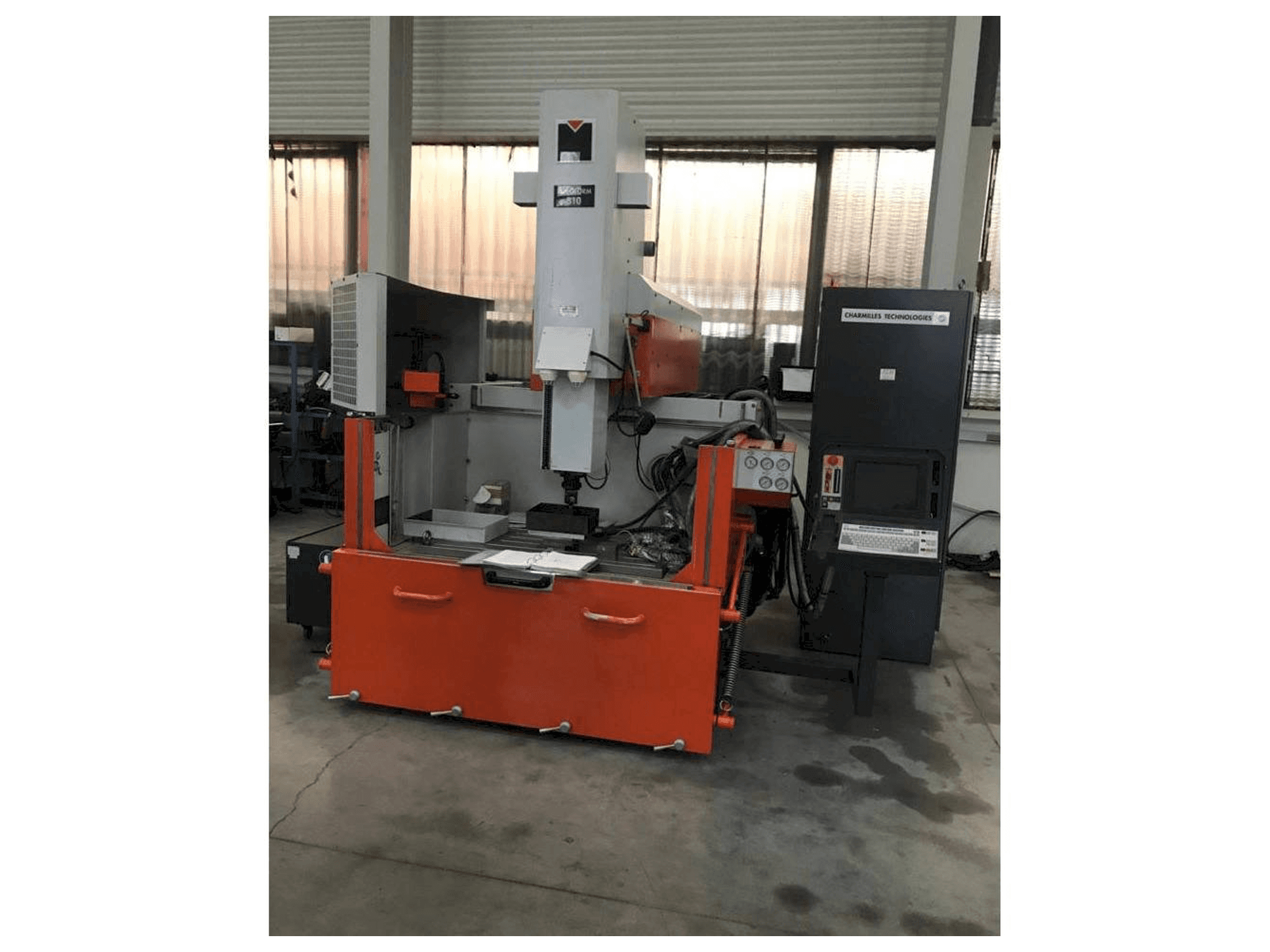 Masina CHARMILLES ROBOFORM 810 eestvaade