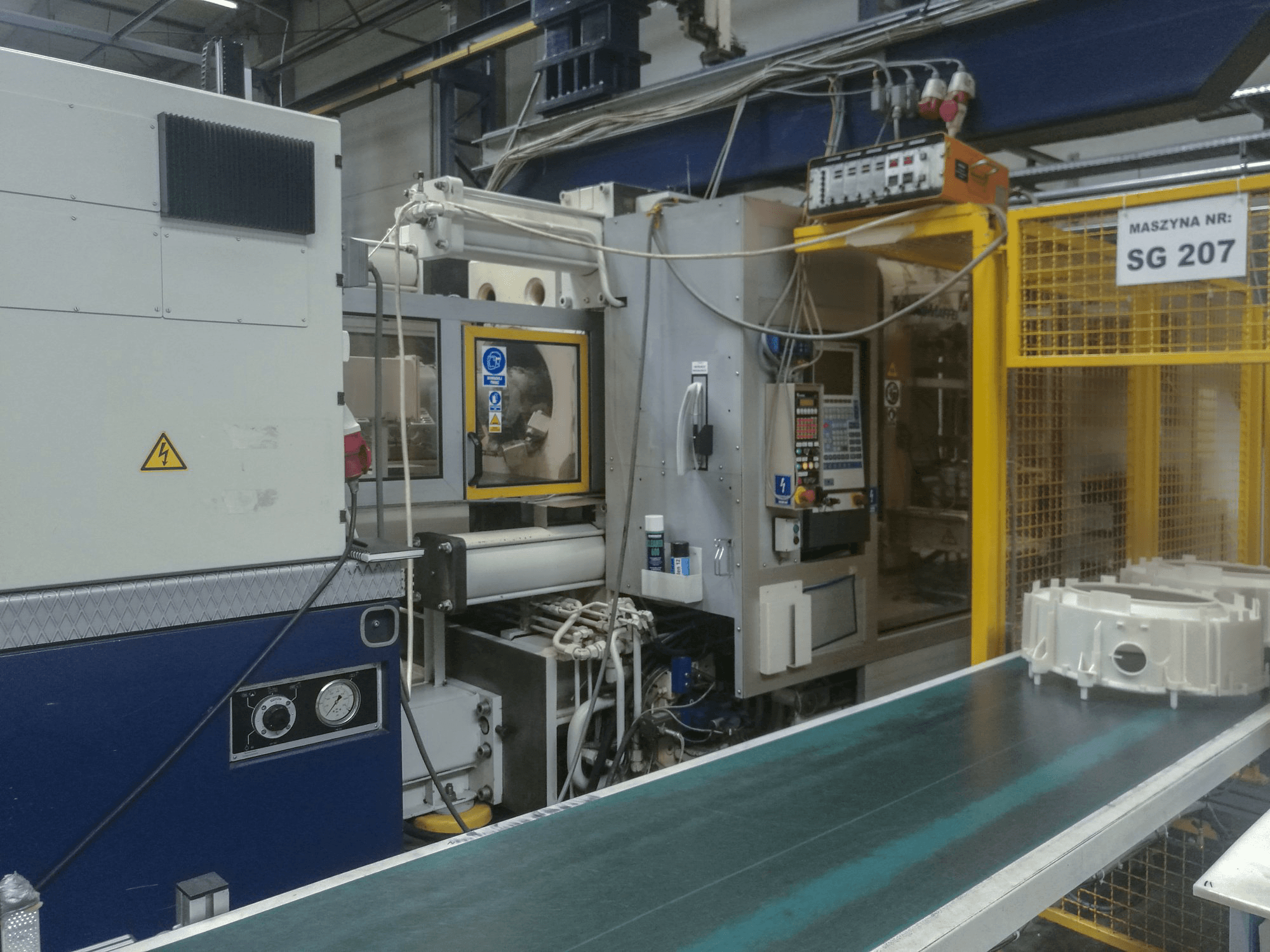 Masinavaade Krauss Maffei 800-8000 MC vasakult